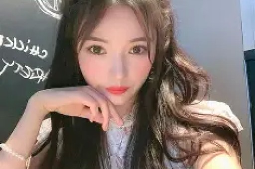 清纯女主播人设塌房酒后直播狂亲男嘉宾第二天哭着表示很后悔