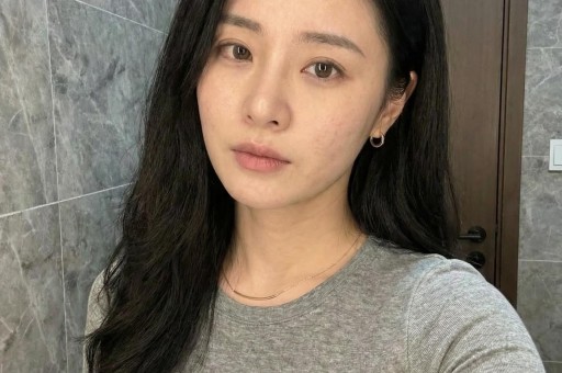 谢娜彻底塌房！这次张杰也救不了她