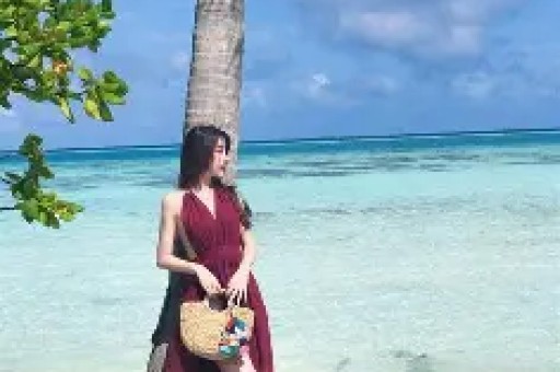 闫学晶直播“哭穷”引风波 道歉被指“知道疼了而非知道错了”
