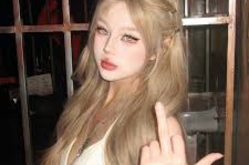 1天4瓜！离婚、全网被封禁、被逼发身体私密照、韩红最让人意外