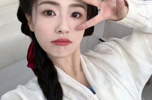 情商、妆造、夹子音处处被吐槽她路人缘这么差了？