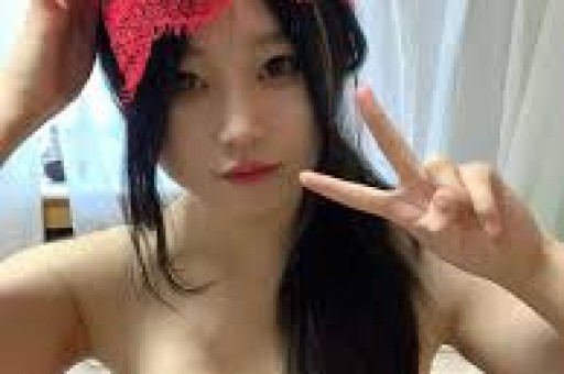 网红直播卖惨翻车虚假深情割韭菜这出戏演砸了!-第1张图片- 网红直播卖惨翻车虚假深情割韭菜这出戏演砸了!-第1张图片-